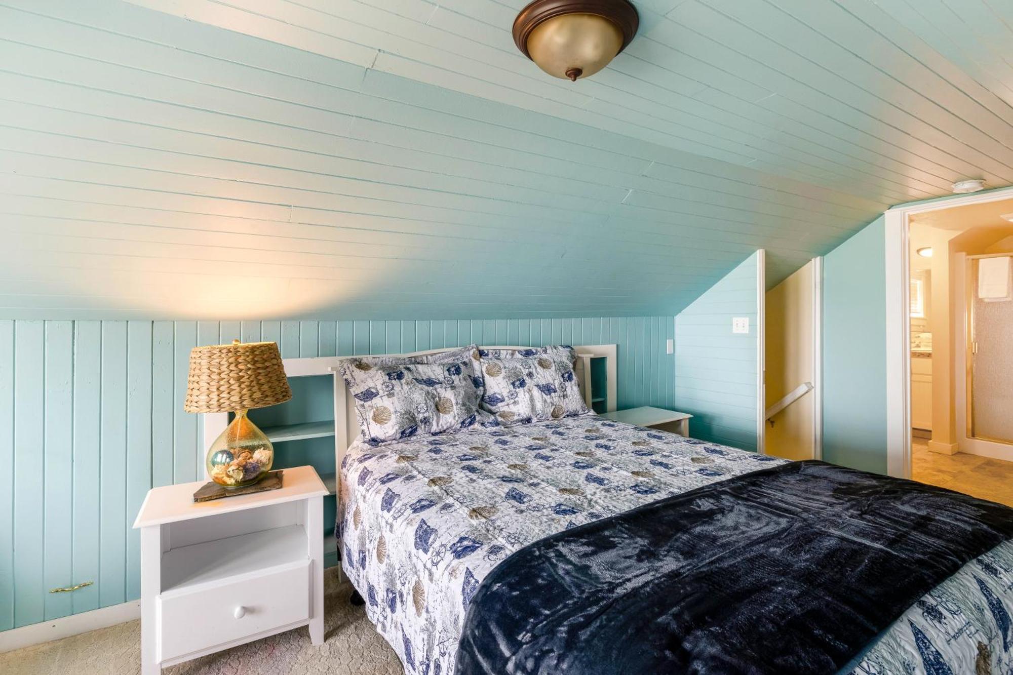 Captain'S Quarters And Cabins Depoe Bay Rom bilde